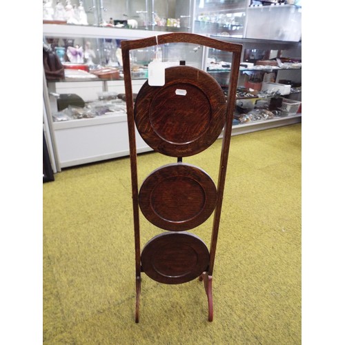 147a - Folding tea or cake stand in mahogany. excellent condition