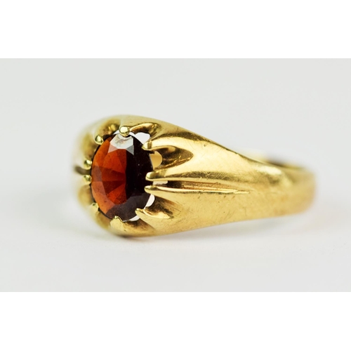 115 - 9ct Yellow Gold Garnet set ring, finger size 'M'  2.4g