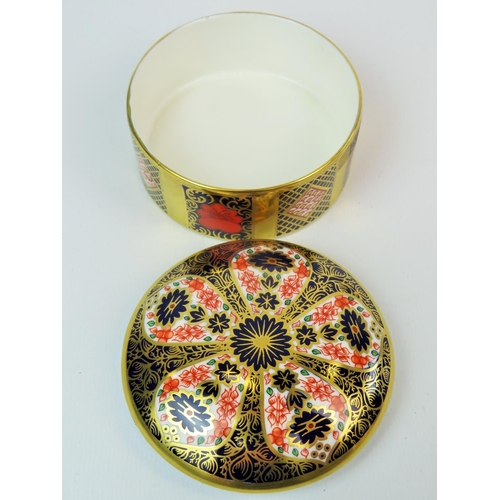 196 - Royal Crown Derby lidded trinket pot in the 1128 Old Imari pattern. With original silk lined box. Se... 