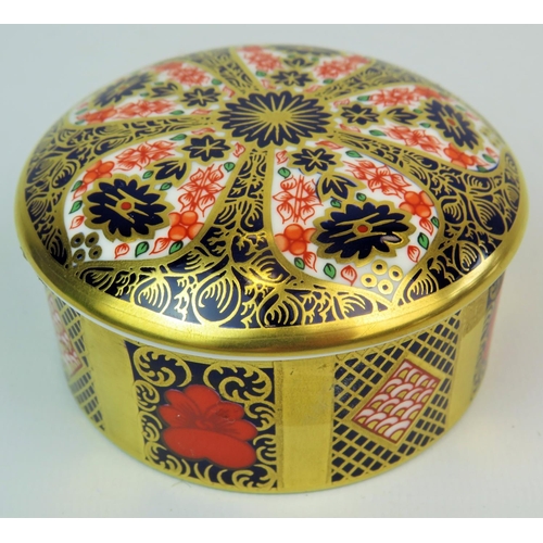 196 - Royal Crown Derby lidded trinket pot in the 1128 Old Imari pattern. With original silk lined box. Se... 