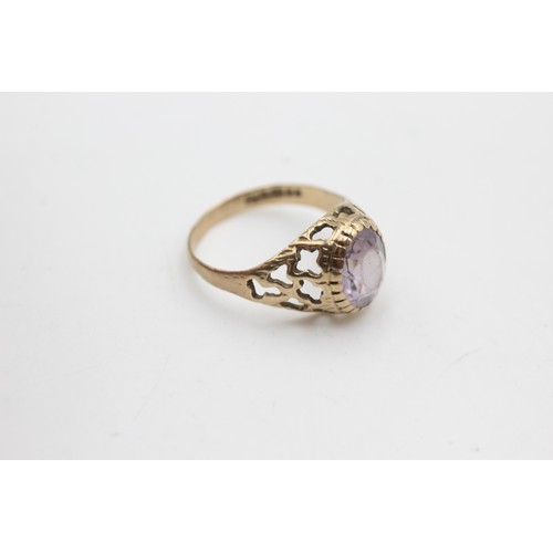 76 - 9ct gold amethyst signet ring (2.2g)         4018