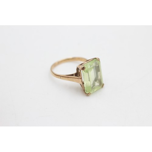 77 - 9ct gold green paste solitaire cocktail ring (3.6g)         5138