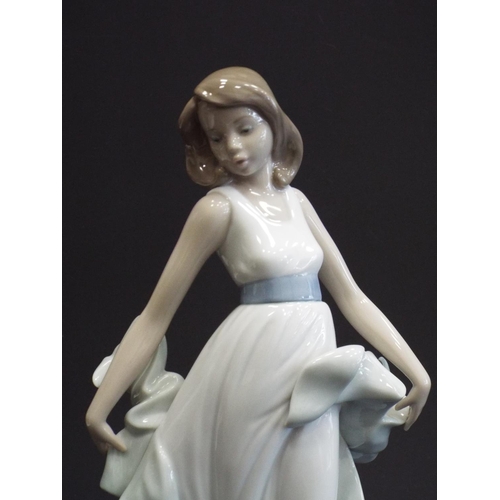 293 - Nao Lladro figurine 