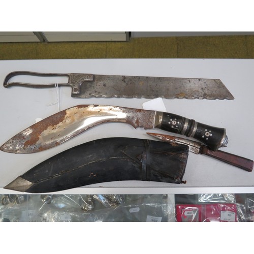 1400 - Vintage Kukri and skinner with scabbard in poor condition together with a Claus Fremont serrated bre... 