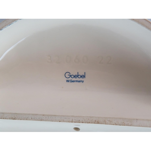 12 - Very scarce Goebel model of a Turkey. Mould number 3206022. Excellent condition, free from damage or... 