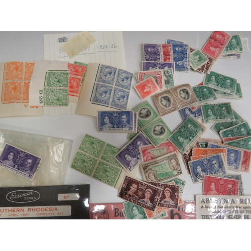 471 - Large selection of Vintage mint and franked UK and foreign stamps, Some in retailers packets. See ph... 