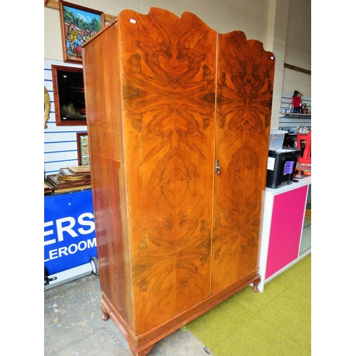 578 - Large Double door wardrobe in Flame Mahogany veneer  H:78 X W:46 X D:21 Inches. See photos.