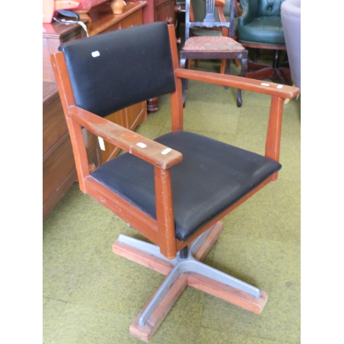 597 - Adjustable height vintage office chair, see photos.