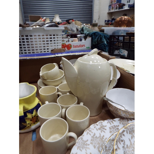 799 - 2 Trays of misc ceramics to include, Art deco coffee set, collectors plates etc.