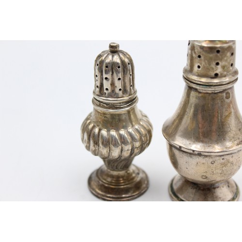 41 - 2 x Antique / Vintage Hallmarked .925 STERLING SILVER Salt / Pepper Shakers 43g   In antique / vinta... 