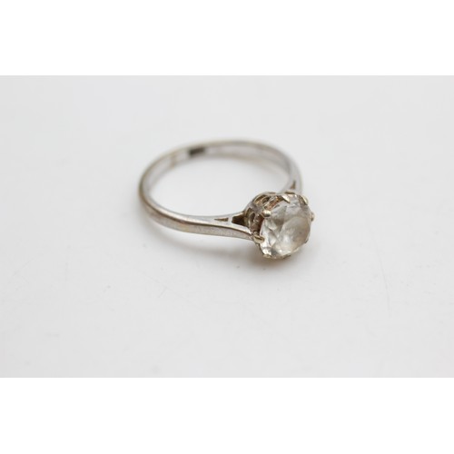 67 - 9ct gold clear gemstone solitaire ring (2.3g)      132536