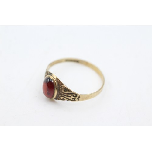 68 - 9ct gold garnet solitaire ring (1.5g)       603312