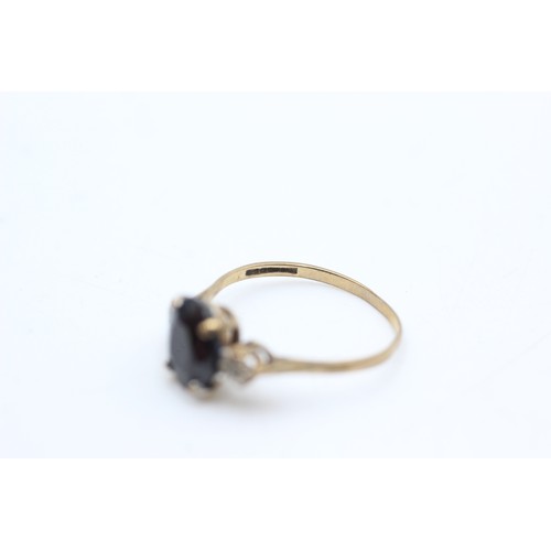 79 - 9ct gold diamond and sapphire ring (1.6g)       131722