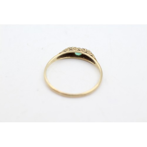 82 - 9ct gold emerald and diamond ring (1.2g)      373097