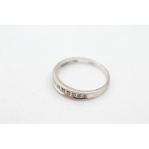 90 - 9ct gold diamond half eternity ring (1.4g)      417756