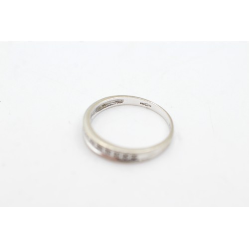 90 - 9ct gold diamond half eternity ring (1.4g)      417756