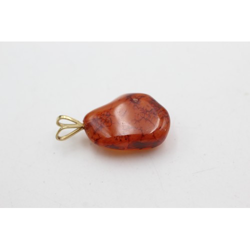 100 - 9ct gold agate pendant (4.2g)       649071