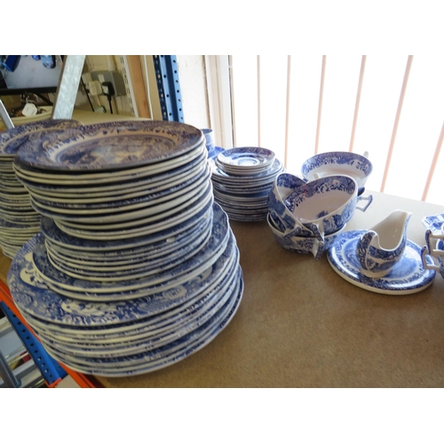 413 - Approx 160+ pieces of Spode teaware in the Italian pattern. See photos.