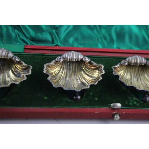 609 - 4 x Antique Hallmarked 1898 Chester STERLING SILVER Salt Dishes Shell Design 53g   w/ Spoons, Case M... 