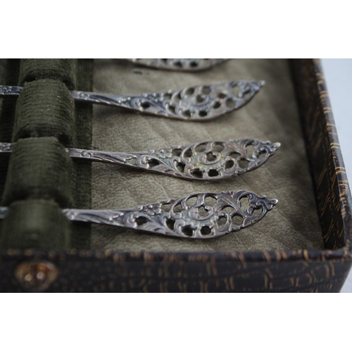 610 - 6 x Antique / Vintage Stamped .833 SILLVER Ornate TEASPOONS Cased (52g)   Maker - Unidentifiable  Le... 