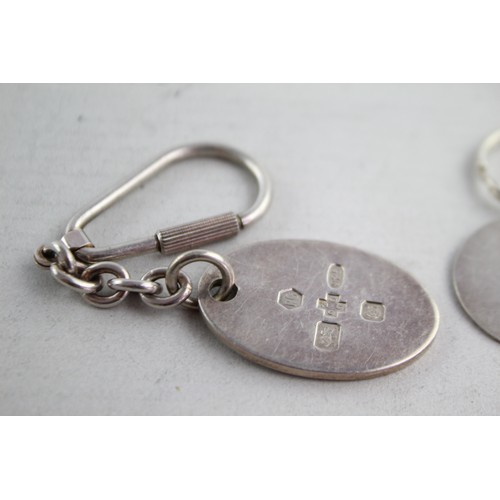 643 - 2 x Assorted Vintage Hallmarked .925 STERLING SILVER Keyrings Inc R.Carr (28g)    In vintage conditi... 