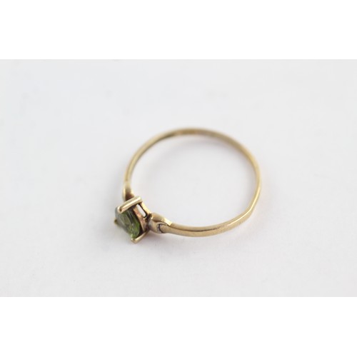 690 - 9ct gold peridot solitaire ring (0.9g)     752938