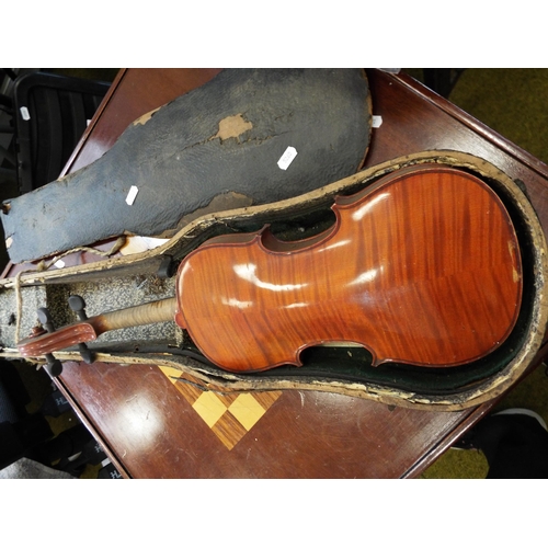 790 - Vintage violin for spares or repair.