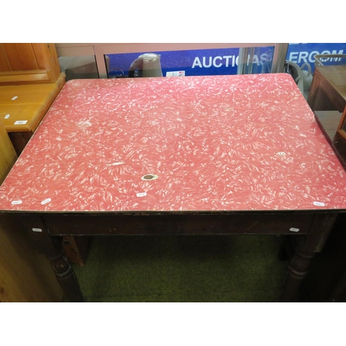 547 - Vintage table with turned legs and Formica top. H:30 X W:36 X D:36 inches. See photos.