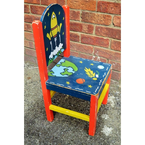 981 - Takedown plastic high chair with tubular steel legs together with a brightly painted childs chair in... 