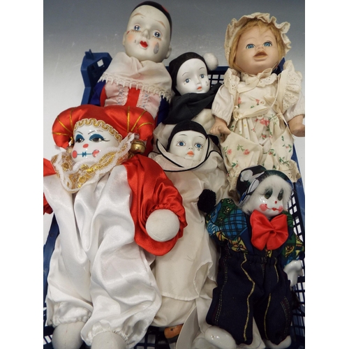 880 - Tray of Various porcelain dolls and clowns.