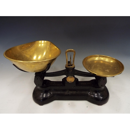 887 - 2 Sets of vintage scales, T.W Avery and Libra scale company with weights.