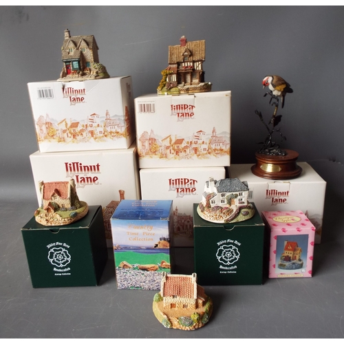 906 - Boxed Lilliput lane cottages etc.