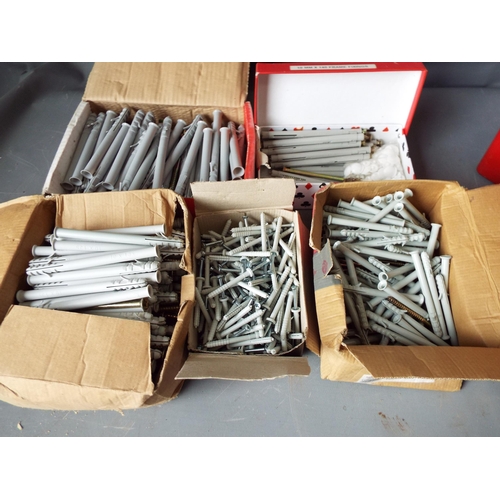 988 - Selection of various screw fixings