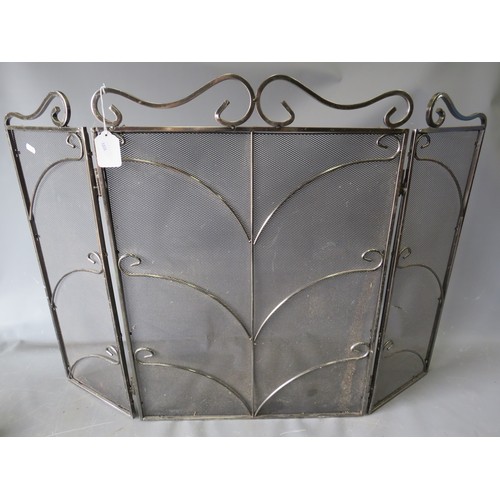 1034 - Vintage Steel mesh fire guard. see photos.