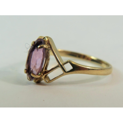 176 - 9ct Yellow Gold ring set with a Marquise cut Amethyst (9 x 4 x 5mm)   Finger size 'M'   1.8g