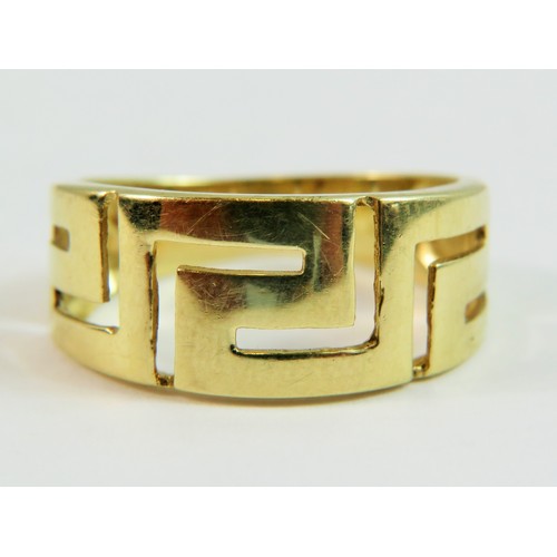 131 - 14ct Yellow Gold Mens chunky Greek style signet ring. Finger size 'Q'   3.8g