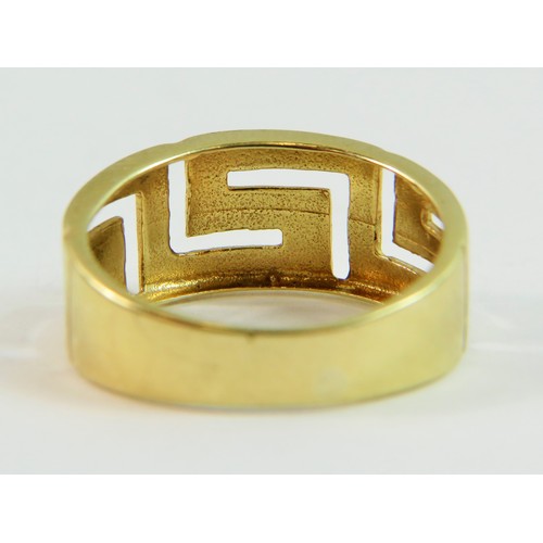 131 - 14ct Yellow Gold Mens chunky Greek style signet ring. Finger size 'Q'   3.8g