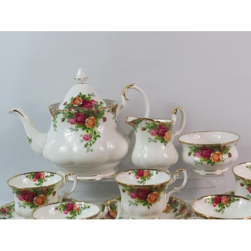 387 - Royal Albert Old Country Roses tea set, 21 pieces in total. PLEASE NOTE. WE HAVE NOTICED THAT THE TE... 