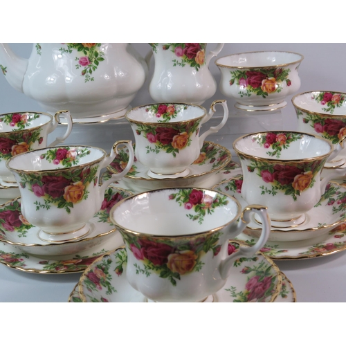 387 - Royal Albert Old Country Roses tea set, 21 pieces in total. PLEASE NOTE. WE HAVE NOTICED THAT THE TE... 