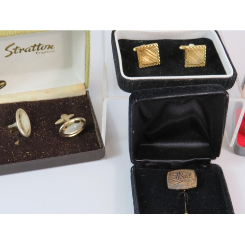 400 - Selection of vintage mens cufflinks and a tie pin.