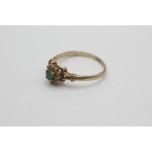 258 - 9ct gold vintage emerald & clear gemstone heart halo ring (2.3g)    754894