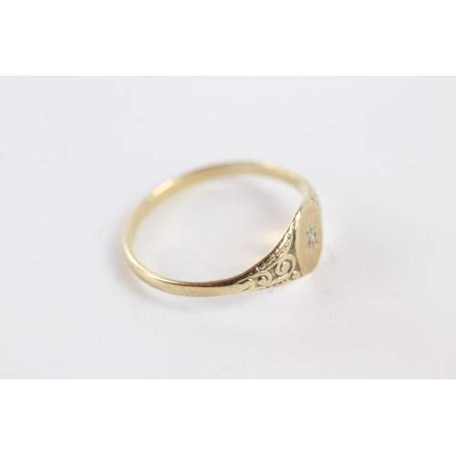 259 - 9ct gold diamond set signet ring (1.6g)    755005