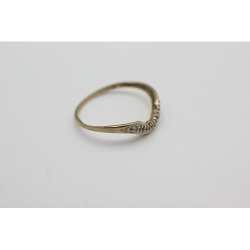 266 - 9ct gold vintage diamond wishbone ring (1.1g)     754895