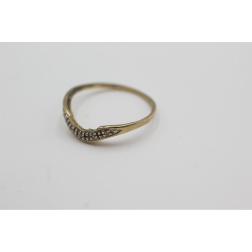 266 - 9ct gold vintage diamond wishbone ring (1.1g)     754895