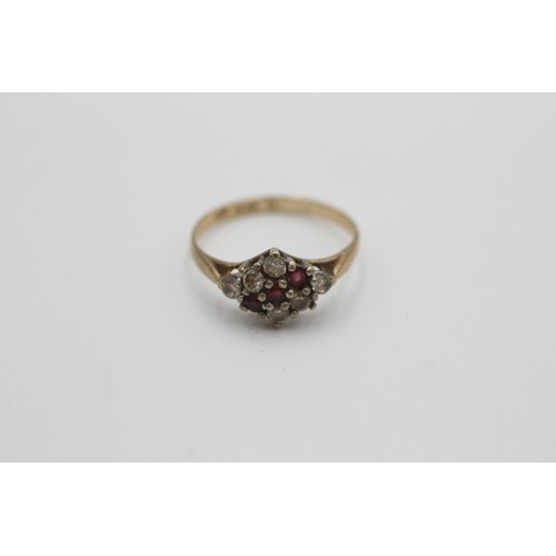 268 - 9ct gold vintage garnet & clear gemstone cluster dress ring (1.5g)    754886