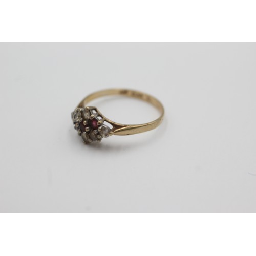 268 - 9ct gold vintage garnet & clear gemstone cluster dress ring (1.5g)    754886