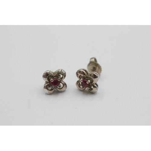 287 - 9ct white gold ruby floral stud earrings (2.3g)    754514