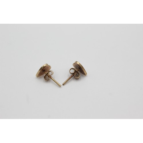 289 - 9ct gold diamond set heart stud earrings (1g)     754510