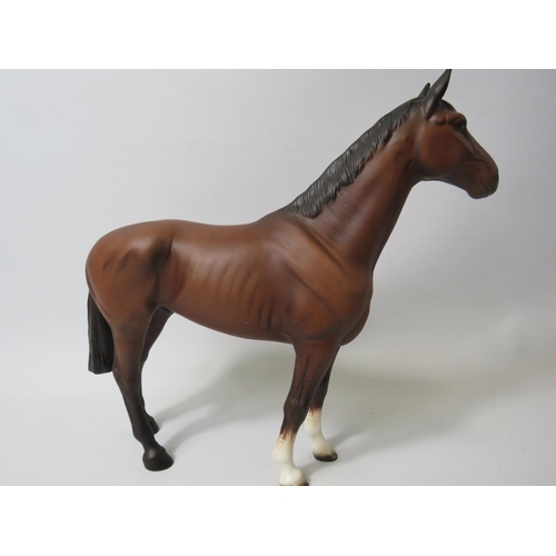 29 - BESWICK BAY THOROUGHBRED 