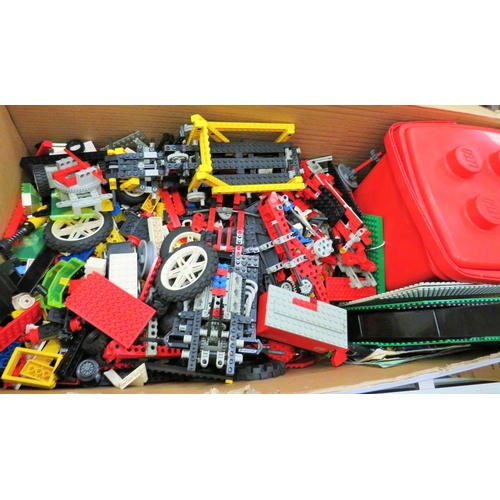 790 - Large amount of 1990's Lego to include Technic Lego, Railtrack, 9V Transformer. Lots of Lego. See ph... 